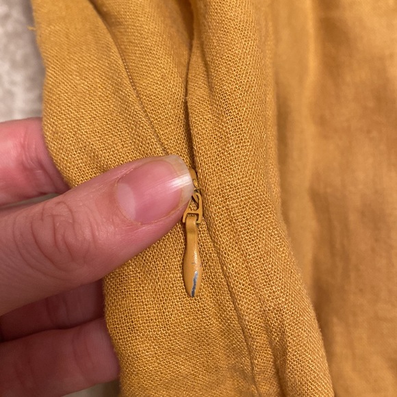 🌻 Adorable Yellow Dress 🌻 - Picture 6 of 7